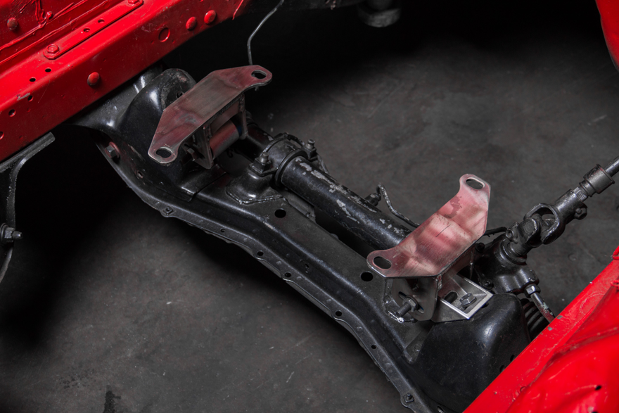 Ford 302 5.0L Engine Mount for Nissan 240SX S13/S14 Swap